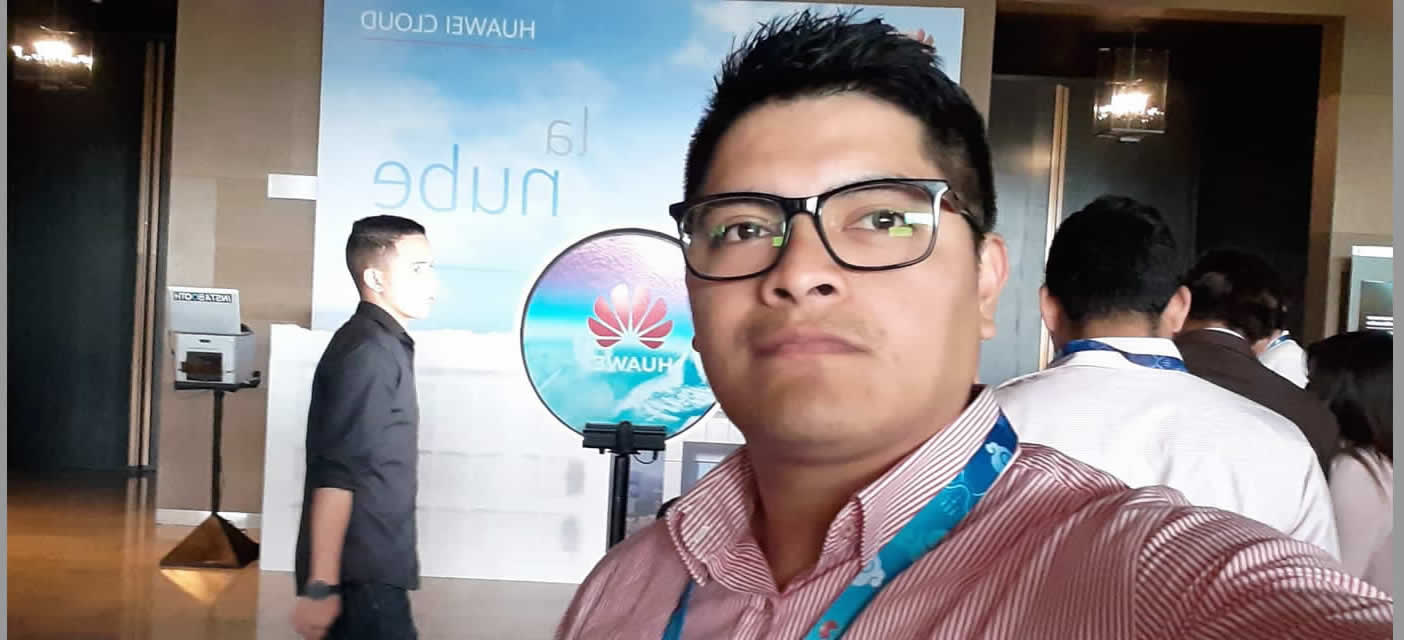 Ingeniero Luis Mori ceo de tuweb7.com, presente en el lanzamiento oficial de Huawei Cloud año 2019, en hotel Westin - San Isidro Lima.  